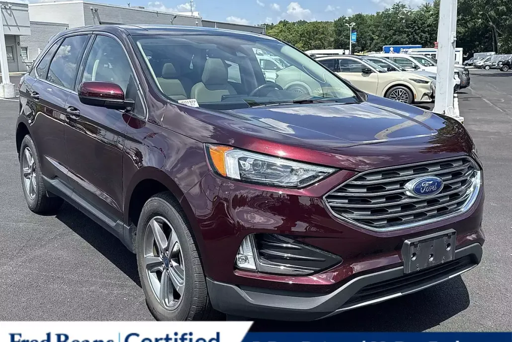 2022 Ford Edge SEL photo 1