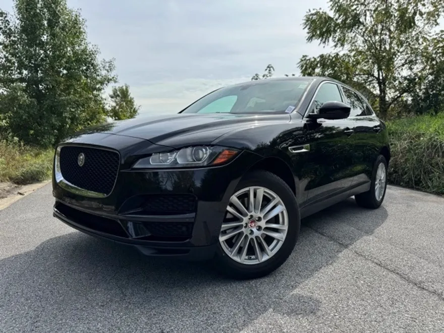 2020 Jaguar F-PACE Prestige photo 1