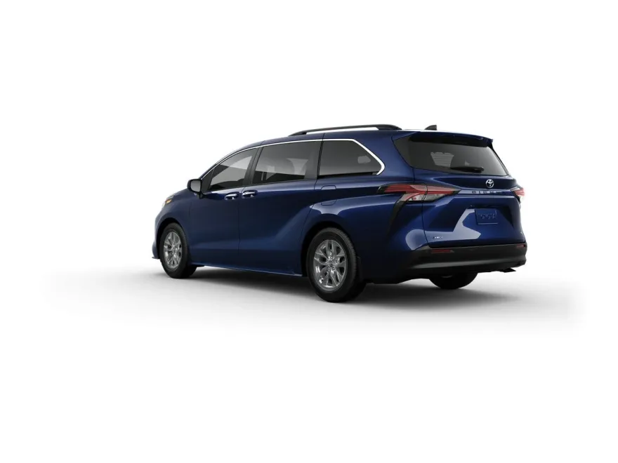 2025 Toyota Sienna XLE photo 5