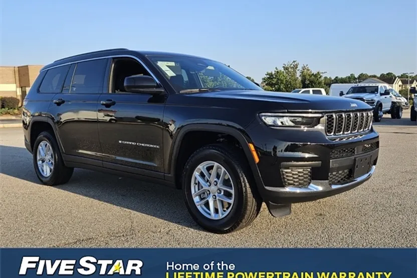 2025 Jeep Grand Cherokee Laredo photo 1