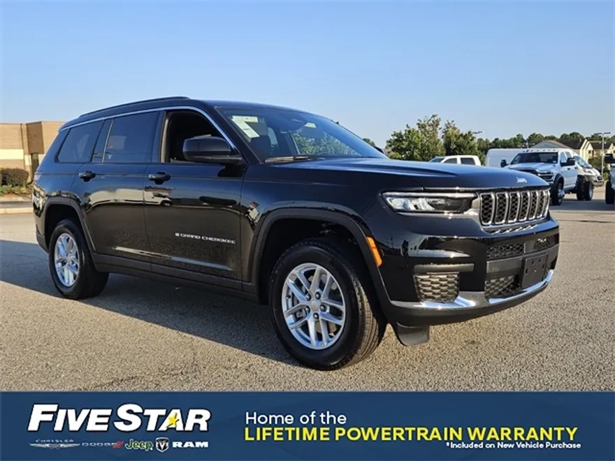 2025 Jeep Grand Cherokee Laredo photo 1