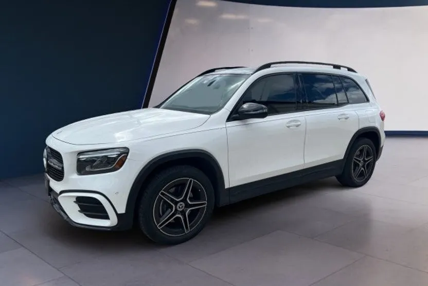 2024 Mercedes Benz GLB 250 photo 1