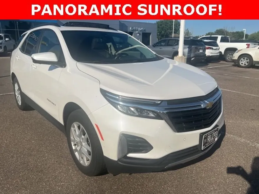 2022 Chevrolet Equinox LT photo 1