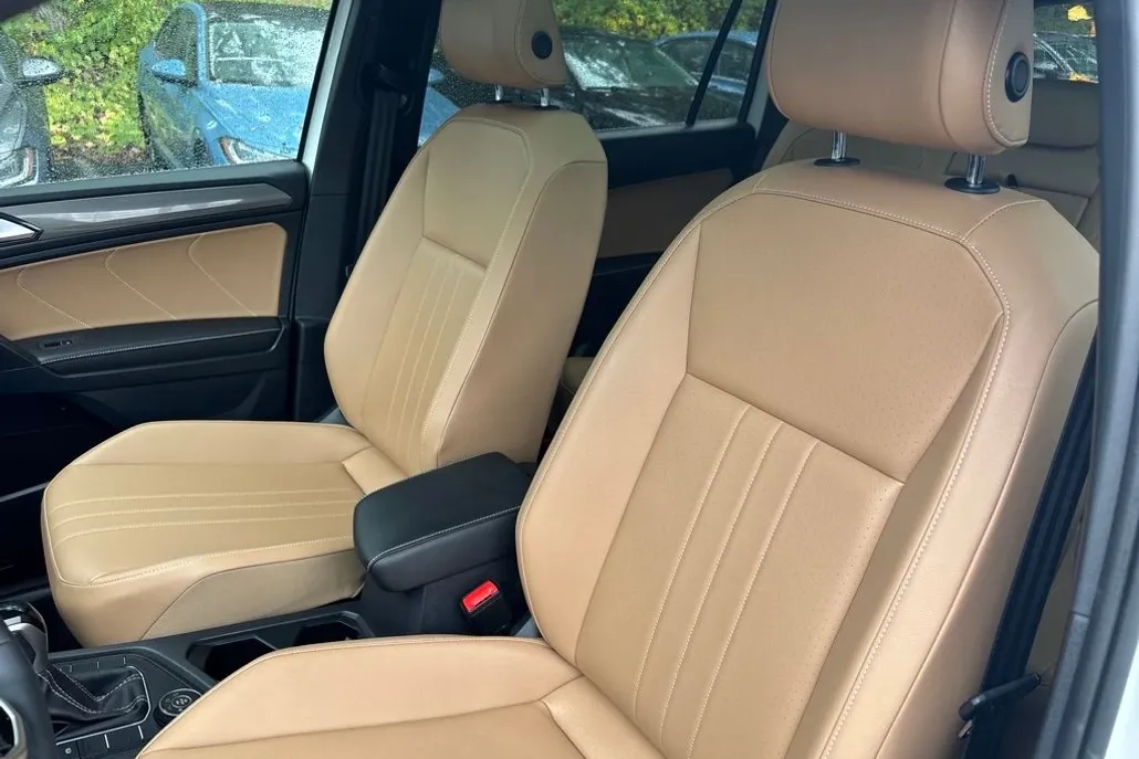 2022 Volkswagen Tiguan SE photo 1