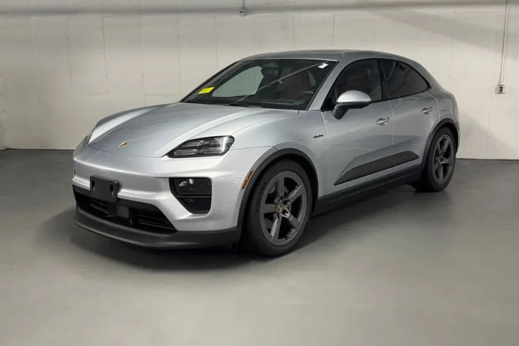 2024 Porsche Macan Electric 4 photo 1