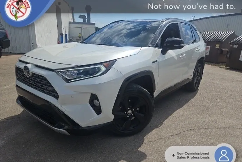 2020 Toyota RAV4 Hybrid XSE photo 1