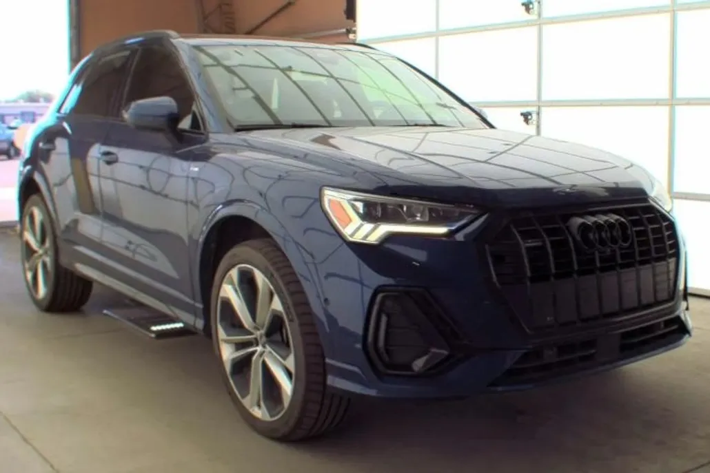 2021 Audi Q3 45 TFSI S line Premium Plus photo 1