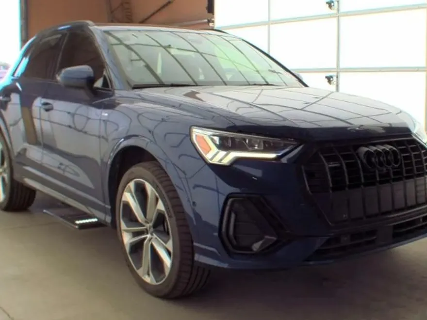 2021 Audi Q3 45 TFSI S line Premium Plus photo 1