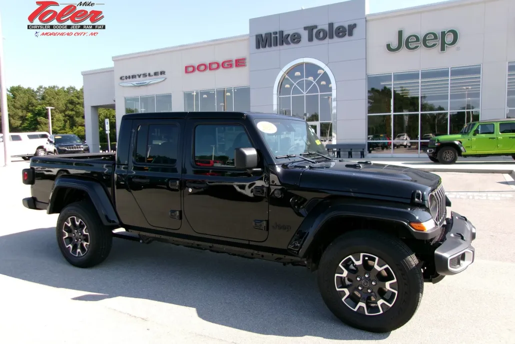 2025 Jeep Gladiator Sport S photo 1