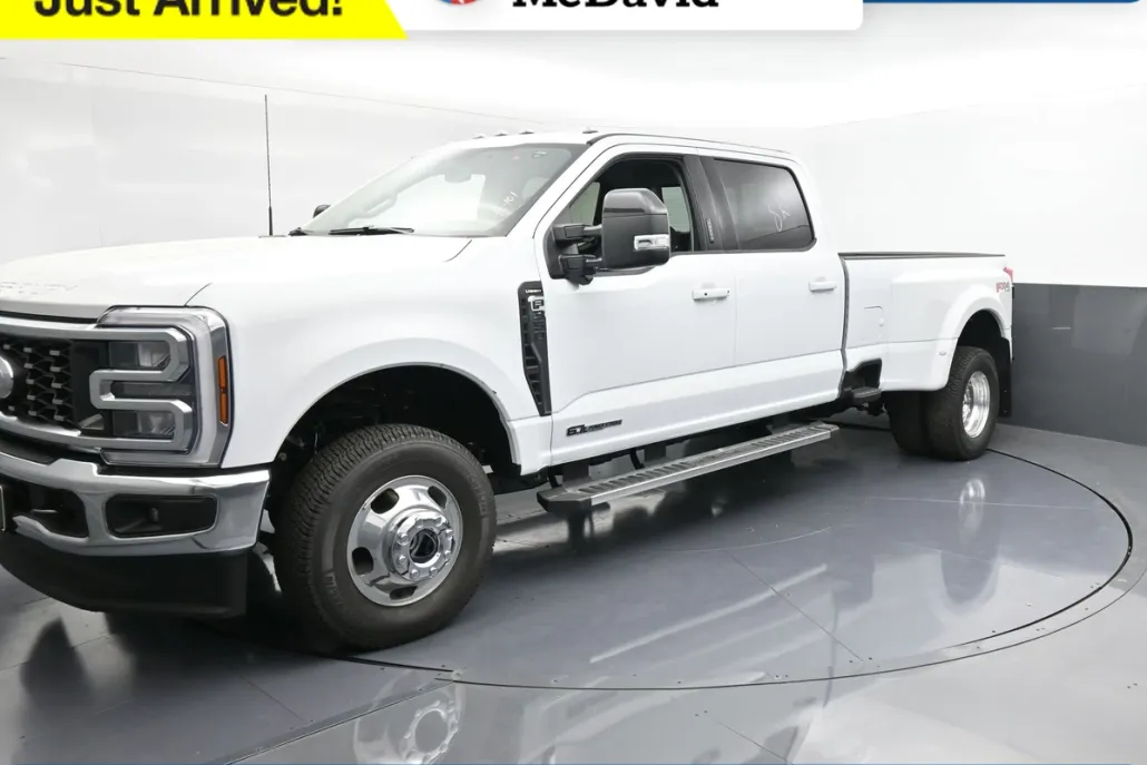 2026 Ford F-350 Lariat photo 1