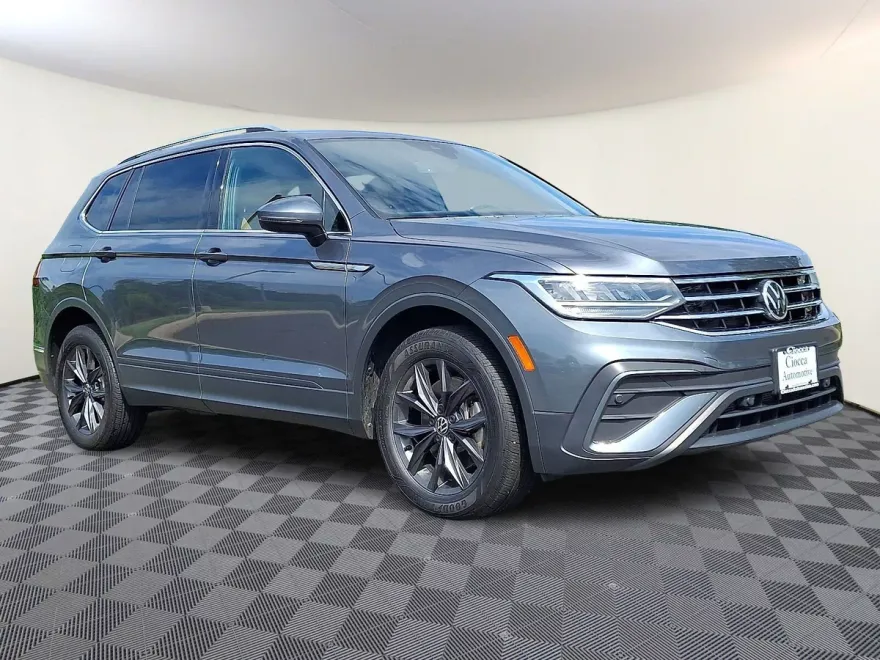 2022 Volkswagen Tiguan SE photo 1