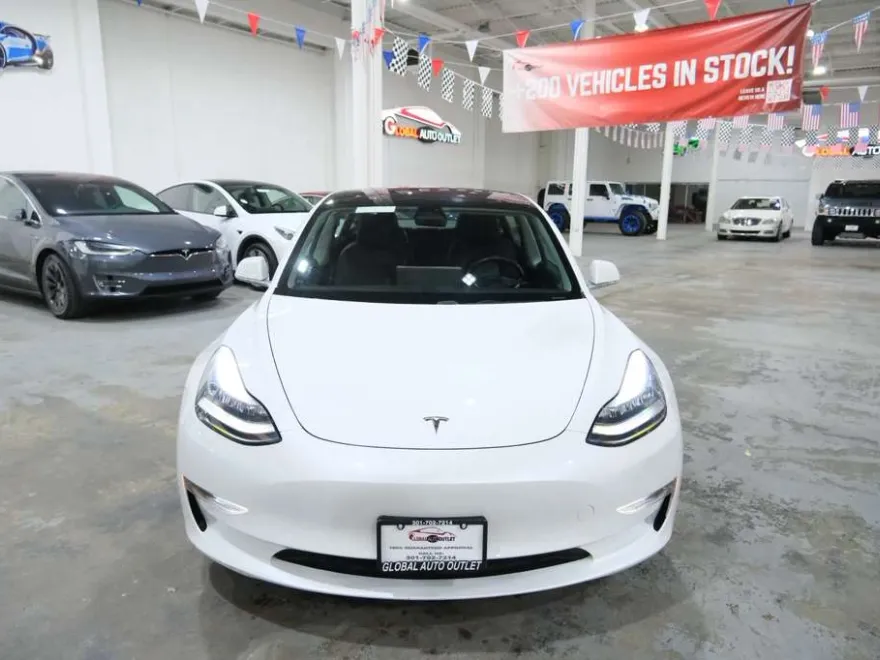 2019 Tesla Model 3 Long Range photo 1