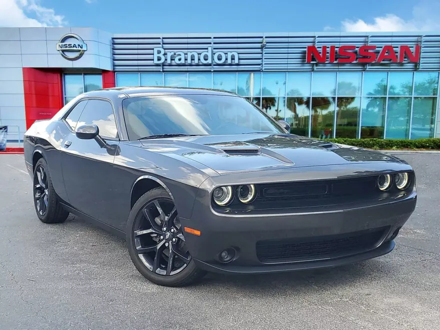 2021 Dodge Challenger SXT photo 1