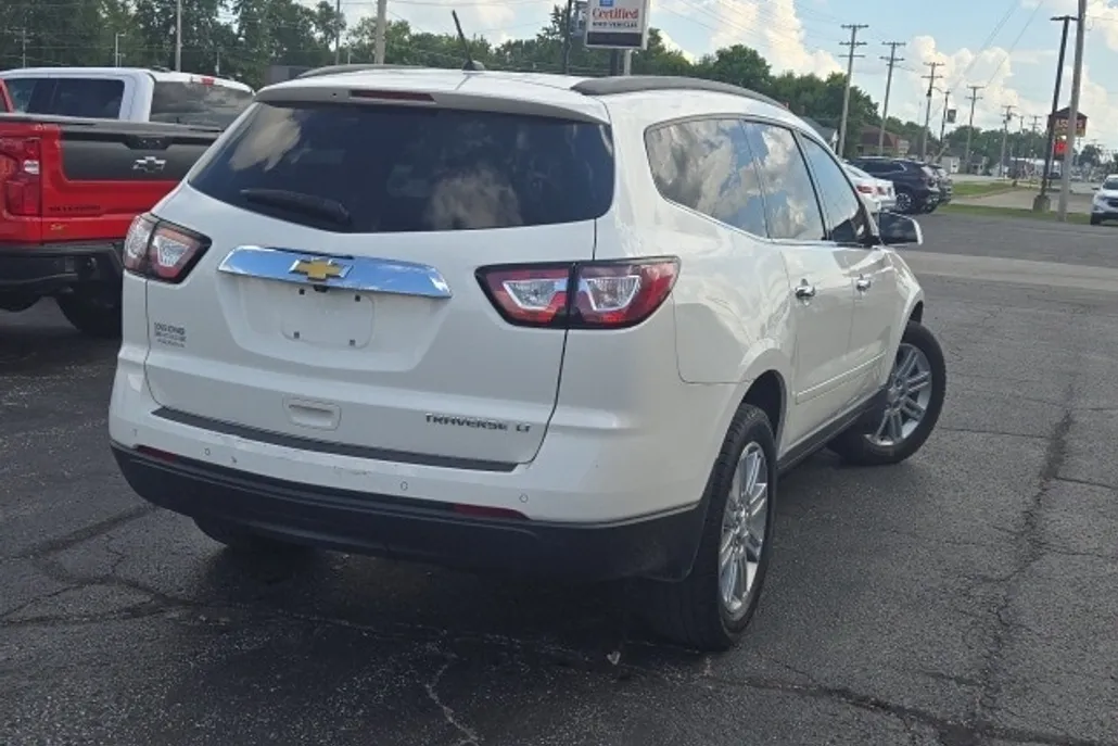 2015 Chevrolet Traverse 1LT photo 1