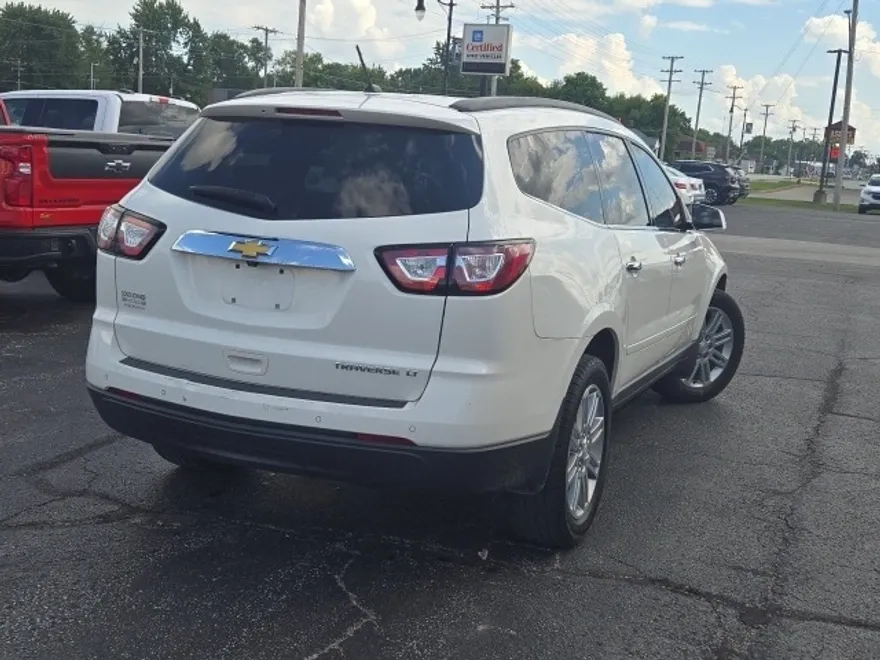 2015 Chevrolet Traverse 1LT photo 1