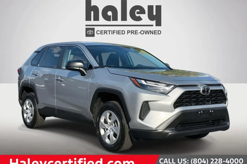 2024 Toyota RAV4 LE photo 1