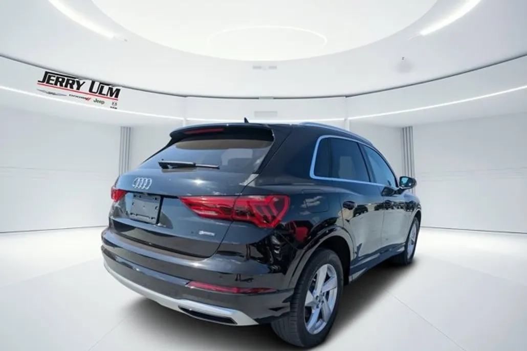 2019 Audi Q3 Premium photo 1