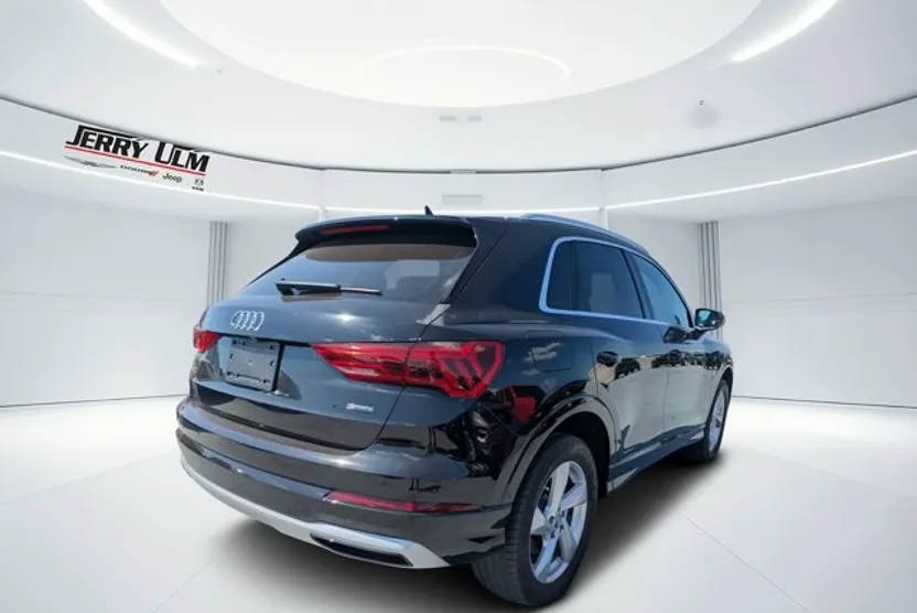 2019 Audi Q3 Premium photo 1