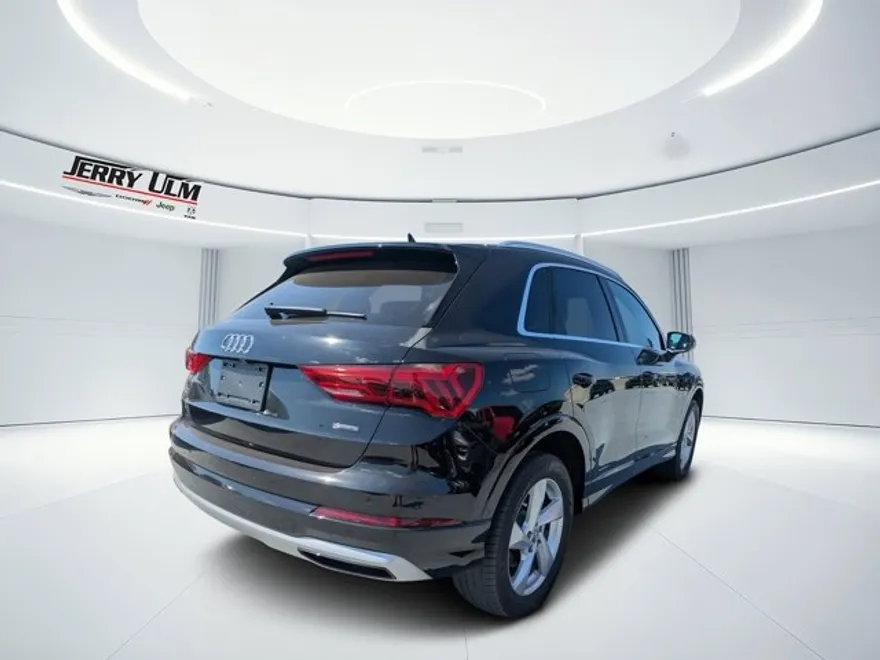 2019 Audi Q3 Premium photo 1