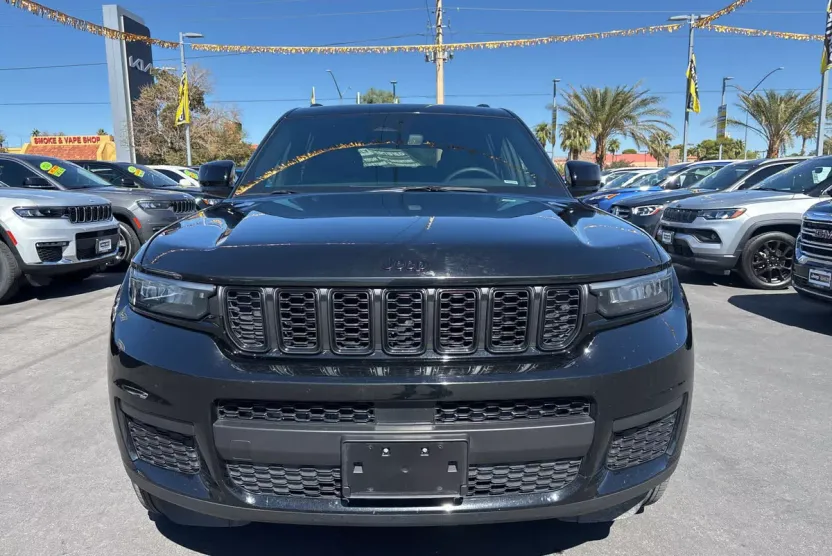 2024 Jeep Grand Cherokee Altitude photo 1