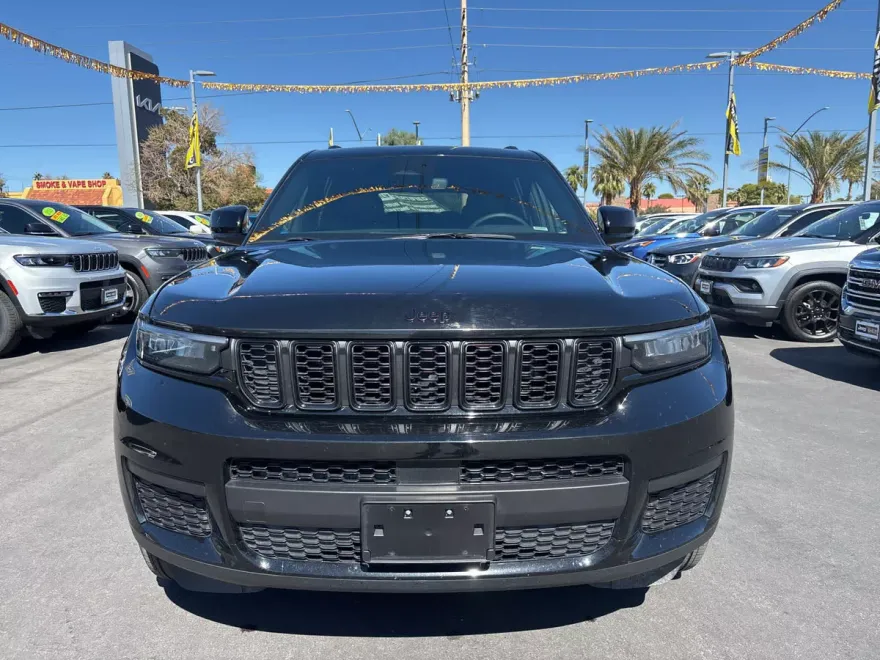 2024 Jeep Grand Cherokee Altitude photo 1