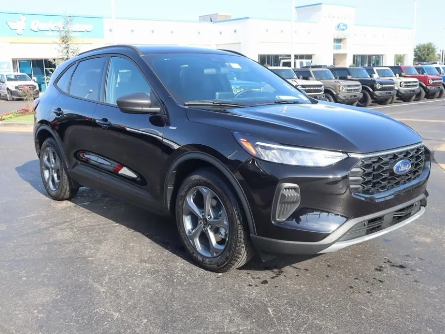 2025 Ford Escape ST-Line photo 1