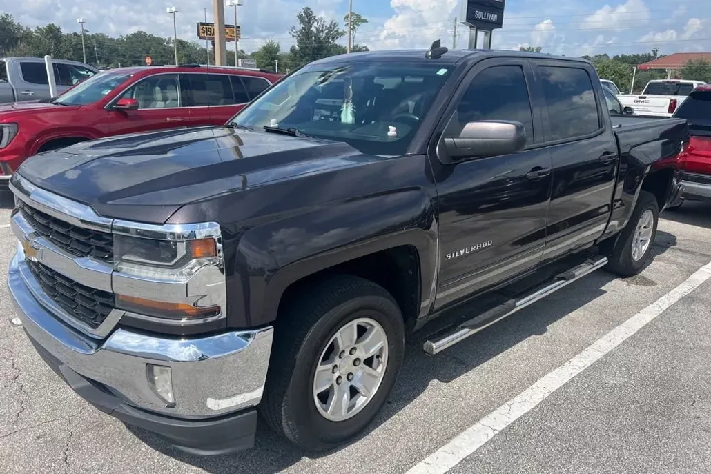 2016 Chevrolet Silverado 1500 LT photo 1