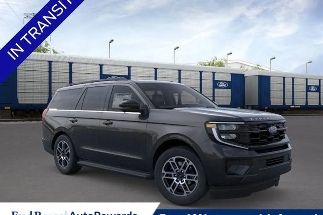 2025 Ford Expedition photo 1