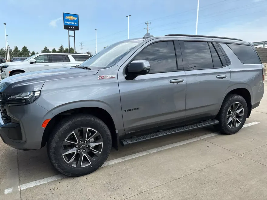2021 Chevrolet Tahoe Z71 photo 1