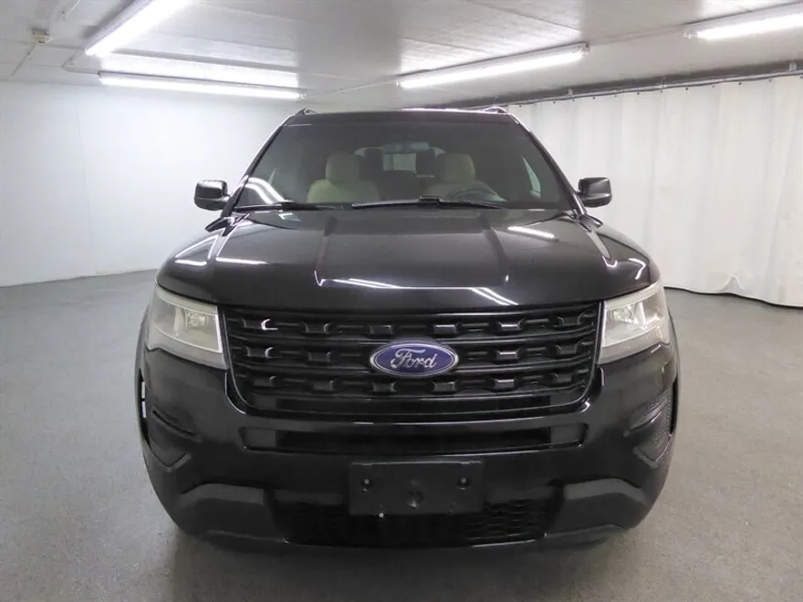 2016 Ford Explorer Base photo 1