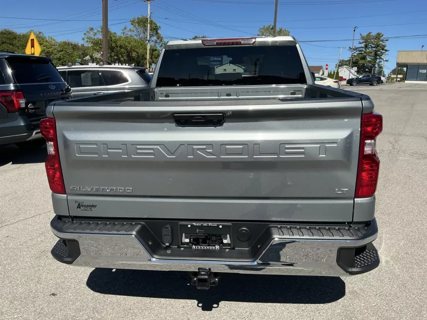 2026 Chevrolet Silverado 1500 LT photo 1