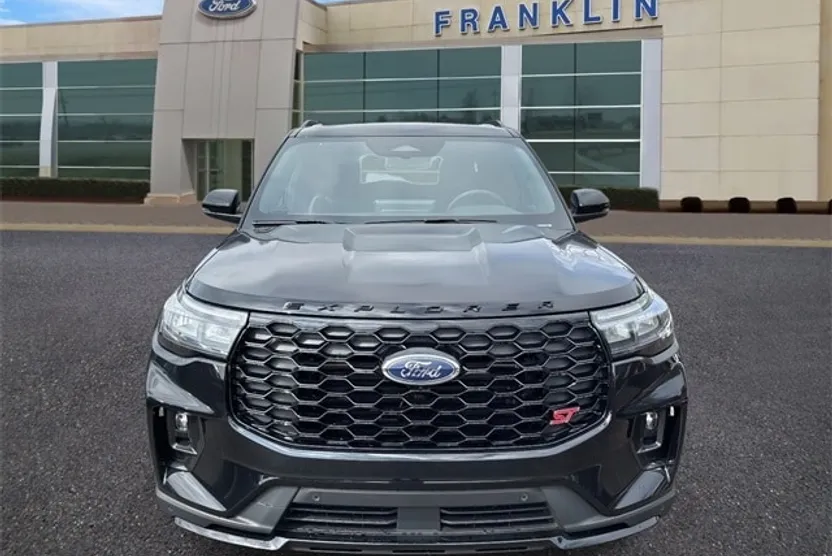 2025 Ford Explorer ST photo 1