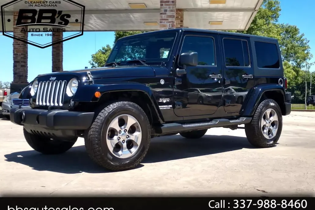2016 Jeep Wrangler Unlimited Sahara photo 1