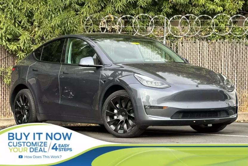 2022 Tesla Model Y Long Range photo 1