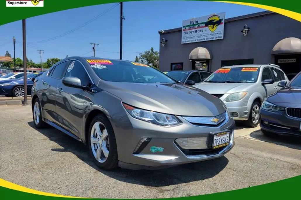 2016 Chevrolet Volt LT photo 1