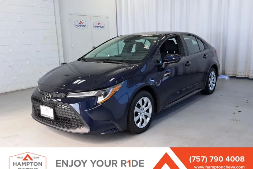 2022 Toyota Corolla LE photo 1