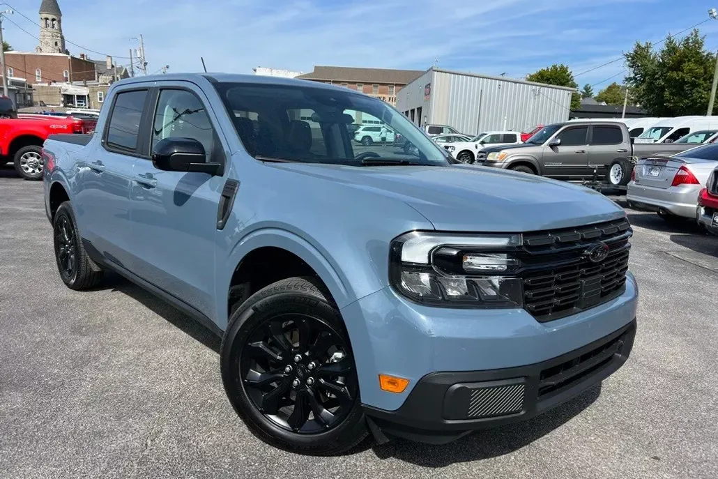 2024 Ford Maverick Lariat photo 1