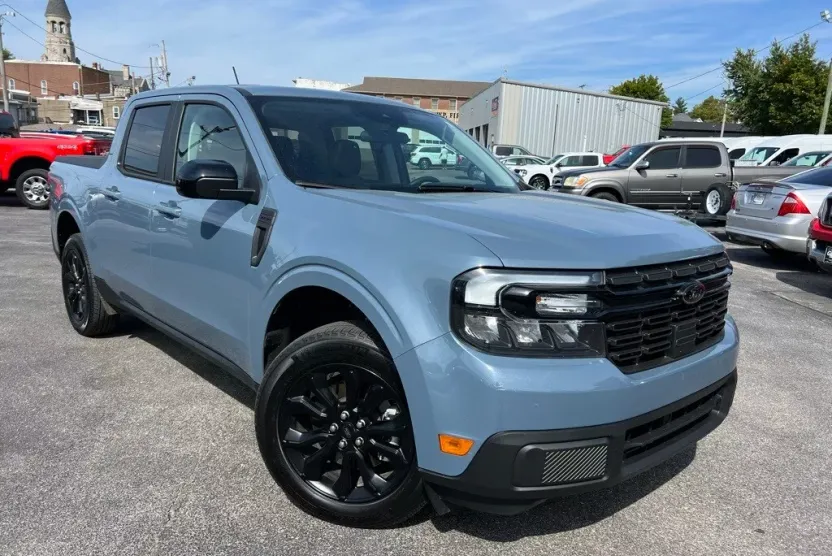 2024 Ford Maverick Lariat photo 1