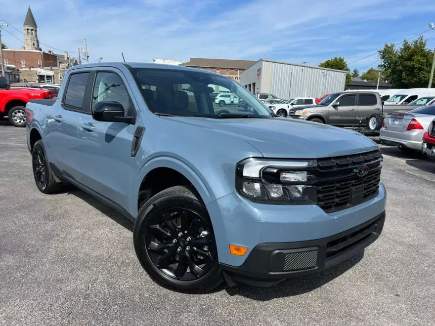 2024 Ford Maverick Lariat photo 1