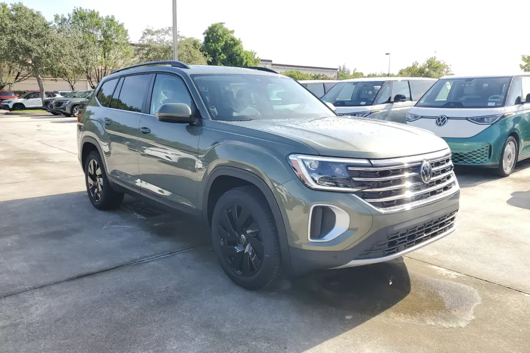 2026 Volkswagen Atlas SE Technology photo 1
