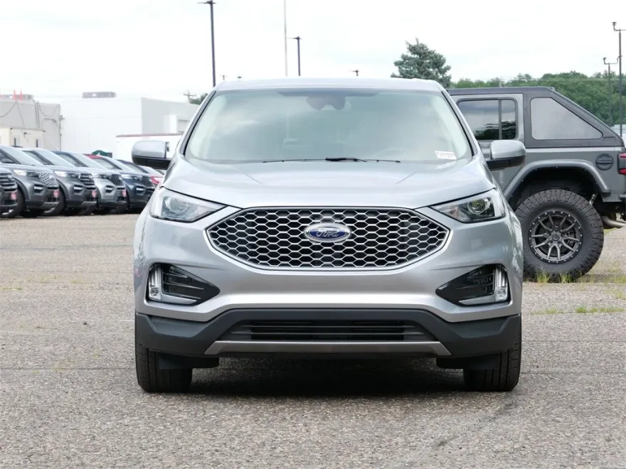 2024 Ford Edge SEL photo 1