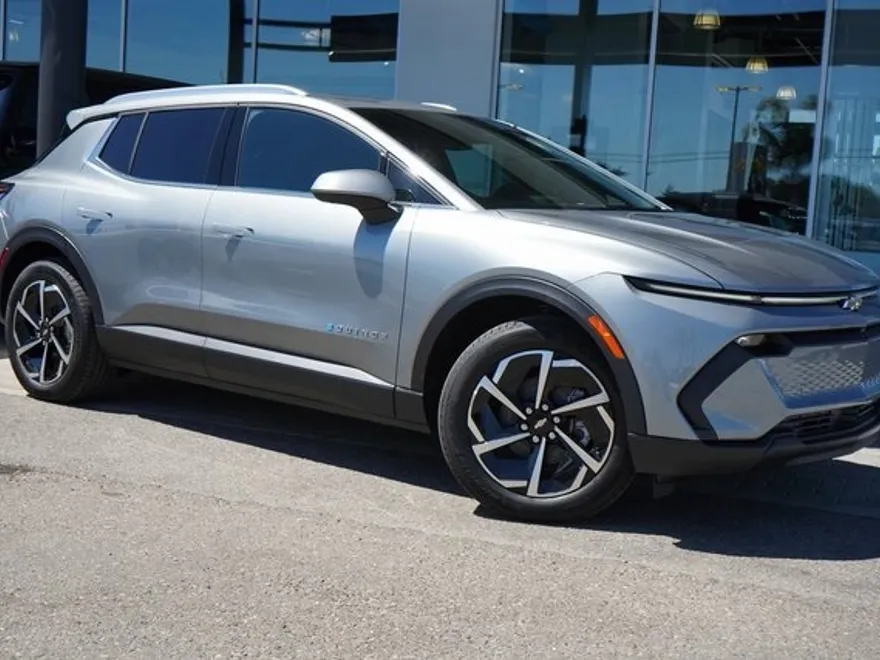 2026 Chevrolet Equinox EV 1LT photo 1