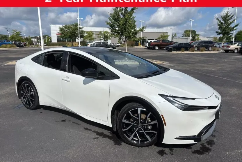 2024 Toyota Prius XSE photo 1