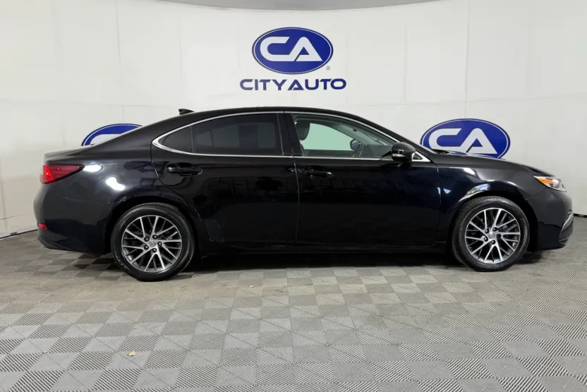 2016 Lexus ES 350 Base photo 1