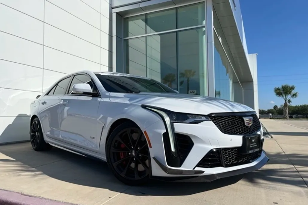 2022 Cadillac CT4 photo 1
