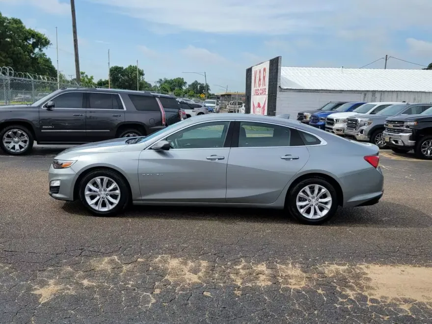 2023 Chevrolet Malibu 1LT photo 1