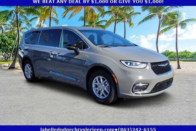 2025 Chrysler Pacifica photo 1