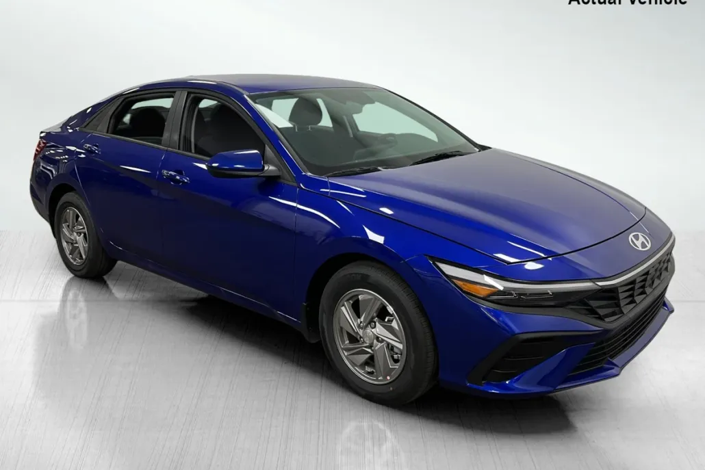 2025 Hyundai Elantra SE photo 1