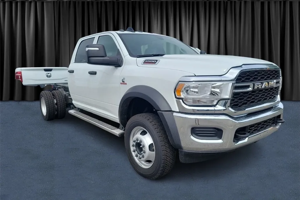 2024 Ram 5500 Tradesman photo 1