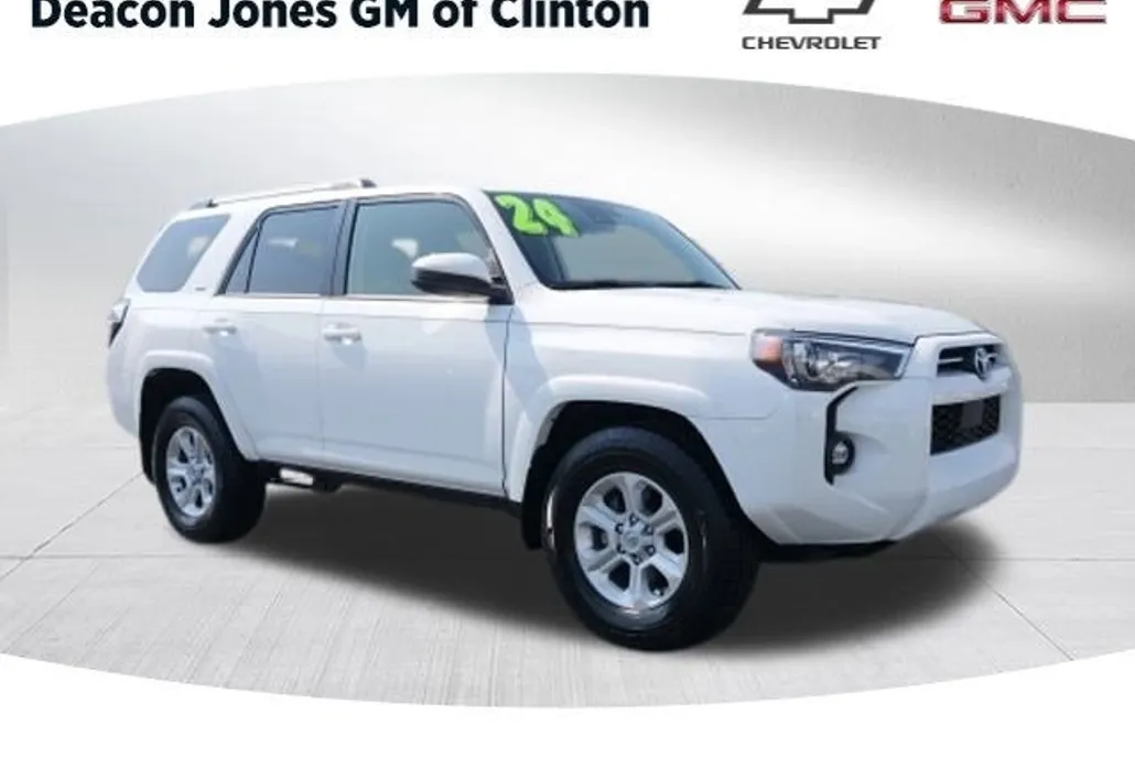 2024 Toyota 4Runner SR5 photo 1